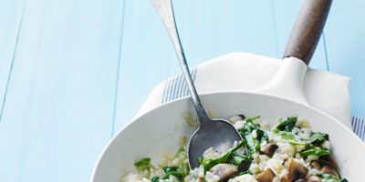 <p>Risotto can be quicker and easier than you'd think, and it makes a deliciously creamy base for this hearty vegetarian dish.</p>
<p><strong>Recipe: <a href="http://www.delish.com/recipefinder/risotto-scallions-mushrooms-spinach-recipe-wdy0413" target="_blank">Risotto with Scallions, Mushrooms, and Spinach</a></strong></p>