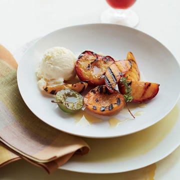 <p>For this super-simple summer dessert, chef Dan Barber infuses honey with lemon thyme vinegar, then drizzles it over grilled summer fruit.</p><p><strong>Recipe:</strong> <a href="http://gogonow.org/recipefinder/grilled-fruit-honeyed-lemon-thyme-vinegar-recipe-fw0813%22%3E%3Cstrong%3EGrilled Fruit with Honeyed Lemon Thyme Vinegar</strong></a></p>