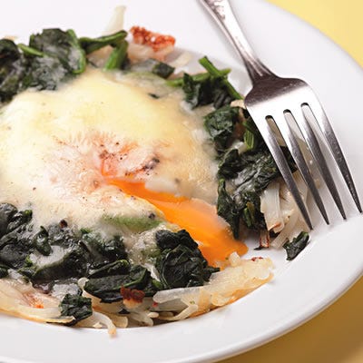 <p>Here's a super-quick all-in-one-skillet breakfast to start your day, loaded with hash browns, spinach, egg, and cheese.</p><br />
<p><b>Recipe: </b><a href="/recipefinder/florentine-hash-skillet-recipe-ew0910" target="_blank"><b>Florentine Hash Skillet</b></a></p>