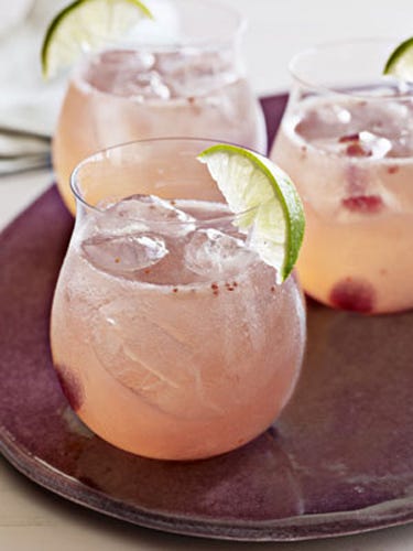 Drink, Lemon, Citrus, Glass, Ingredient, Tableware, Liquid, Classic cocktail, Cocktail, Fruit, 