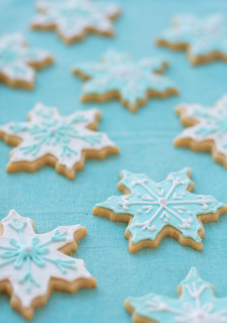 <p></p>
<p><strong>Get the recipe from <a href="http://www.loveandoliveoil.com/2010/12/vanilla-almond-sugar-cookies.html" target="_blank">Love and Olive Oil</a>.</strong></p>
