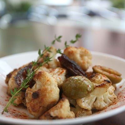 Coliflor Con Aceitunas cauliflower with dates