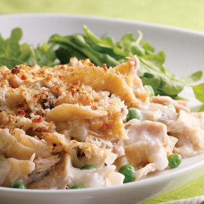 <p>Tuna is an ideal source of protein that is low in fat. We've teamed it up with healthier whole-wheat noodles in this delicious casserole. Add some veg (we used peas and mushrooms) and a dash of white wine and top it off with a Parmesan and bread-crumb crust. An effortless supper that's kind to your waistline.</p><br />

<p>Get the recipe for <a href="/recipefinder/skillet-tuna-noodle-casserole-recipe-9346"target="_new"><b>Skillet Tuna Noodle Casserole</b></a>!</p>
