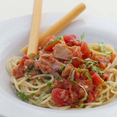 Inspired by the Italian dish spaghetti al tonno e pomodoro, this quick and healthy pasta will become a family favorite.<br /><br /><b>Recipe:</b> <a href="http://gogonow.org/recipefinder/tuna-pomodoro-recipe-5248%22target=%22_new%22%3ETuna Pomodoro</a>