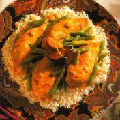 Served over rice, this speedy skillet dish features golden chicken breasts, green beans and a creamy ginger-soy sauce.