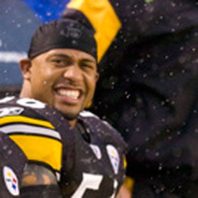 <p>LaMarr Woodley, a former Pittsburgh Steelers linebacker and current player for the Oakland Raiders, works his magic both on the field and in the kitchen. The 265 lb. 6'2" strapping athlete kicks off his day with a hearty morning meal. Woodley boasts, "I can make a good breakfast." What's his breakfast of champions? Pancakes, scrambled eggs with cheese, and perfectly crisp toast. However, on the big day it's his mom, Janice Staples, who prepares her ultimate <a href="
http://gogonow.org/recipes/cooking-recipes/janice-staples-macaroni-cheese-recipes%22target=%22_new%22%3E%3Cb%3ESuper Bowl Mac 'n Cheese</b></a>. "It's real cheesy," says Woodley, "with extra cheese like on a cheese pizza. I love cheese, so the more in my Mac 'n Cheese the better."</p>