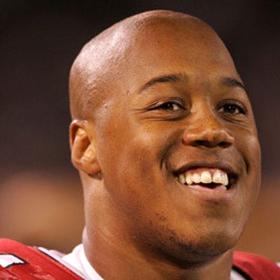 <p>Former NFL guard Reggie Wells is used to big Sunday dinners at home. At the Wells' house, the Super Bowl is no different than any given Sunday. "We call it Super Bowl Fun Day," says Mom Diane. "It's not only about football, but also about family and friends." Wells tries to make his way back to his home for what he says are "very special and memorable times with the fam." So what's his favorite Fun Day food?  His mom's <a href="http://gogonow.org/recipes/cooking-recipes/diane-wells-pepperoni-rolls-recipes%22target=%22_blank%22%3E%3Cb%3EHomemade Pepperoni Rolls with Marinara Dipping Sauce</b></a>.</p>