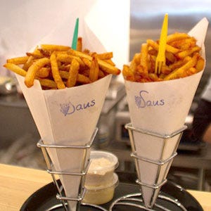 Restaurants That Sing One Note <p>First it was the burgers, then it was pizza, and now there are restaurants around the country touting one great ingredient. These single-subject eateries reinvent simple recipes and create a slew of savory and sweet creations that you'll want to eat all the time. From bacon to grilled cheese, read on and you'll find your favorite food has it's very own dedicated restaurant.</p>