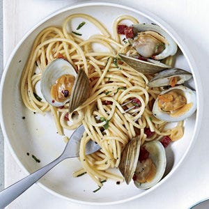 <p>This spicy pasta studded with fresh clams is a tantalizing dish that's also quick and easy to prepare.</p><p><b>Recipe:</b> <a href="/recipefinder/spicy-tonnarelli-clams-recipe-fw0911" target="_blank"><b>Spicy Tonnarelli with Clams</b></a></p>