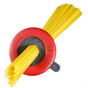 Behandle the pasta lovers you love to the perfect serving of spaghetti. With these measuring rings, they can leave the guessing to the amateurs. (surlatable.com, $7)