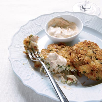 Crisp Crab Cakes with Chipotle Mayonnaise