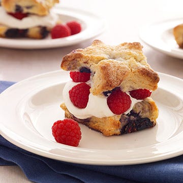 Star-Shaped Blueberry Shortcakes
