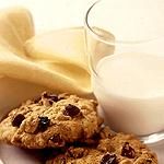 Chewy Chocolate Chip Oatmeal-Raisin Cookies