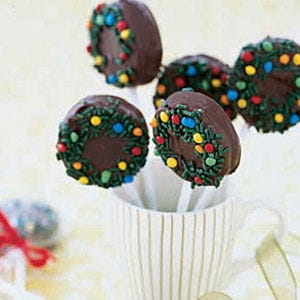 Chocolate-Dipped-Oreo-Pops
