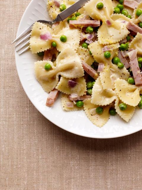 Creamy pasta with ham and peas in 15 minutes!
