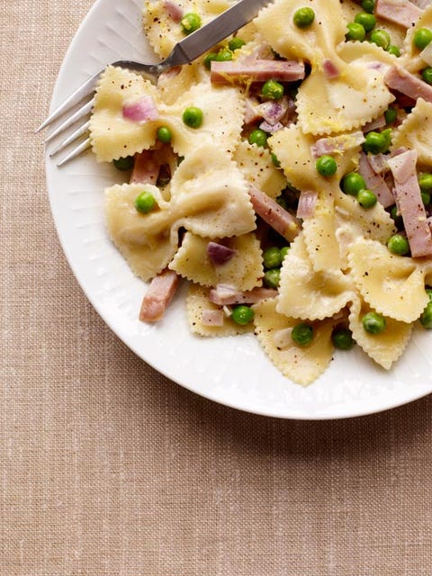Creamy Farfalle with Ham and Peas Creamy pasta with ham and peas in 15 minutes!