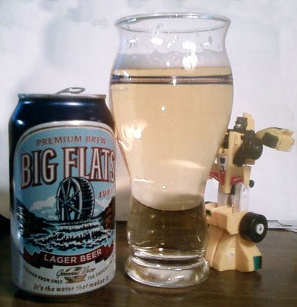 Beverage can, Liquid, Glass, Aluminum can, Drinkware, Beer, Barware, Tin can, Fluid, Beer glass, 