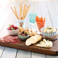This bountiful platter makes an easy and fast party appetizer. <a href="/recipefinder/antipasto-platter-ghk" target="_blank">Check out this easy appetizer recipe</a>.
