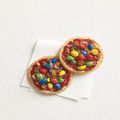 <p>Turn classic peanut butter and jelly into a dessert by topping sugar cookies with grape jelly and Peanut M&M's.</p><br />
<p><b>Recipe: </b><a href="/recipefinder/peanut-mandm-jelly-cookies-recipe-rs1010" target="_blank"><b>Peanut M&M's and Jelly Cookies</b></a></p>