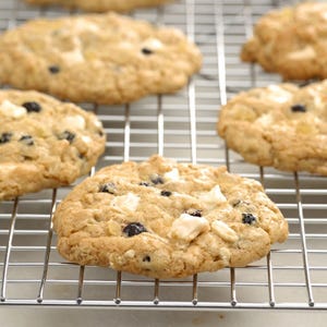 <p>These yummy treats have your blue and white ingredients covered. Plus they're a snap to make — just stir and bake.</p><br />
<p><b>Recipe: </b><a href="/recipefinder/blueberry-white-chocolate-chunk-ginger-cookies-recipe-5812" target="_blank"><b>Blueberry and White Chocolate Chunk Ginger Cookies</b></a></p>