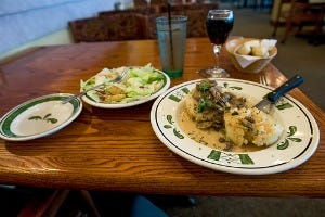 Cuisine, Food, Dishware, Serveware, Meal, Tableware, Plate, Table, Dish, Ingredient, 
