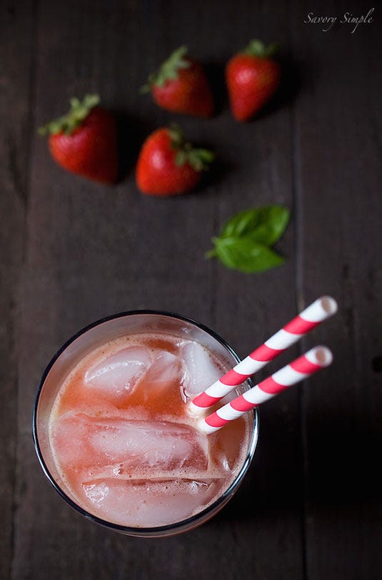 Drink, Food, Ingredient, Drinking straw, Liquid, Produce, Peach, Alcoholic beverage, Fruit, Tableware, 
