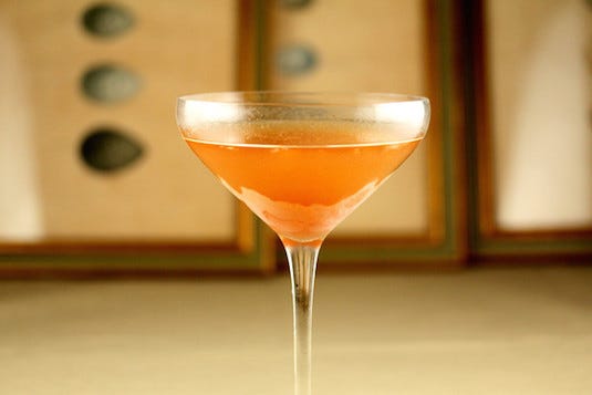 Liquid, Martini glass, Glass, Classic cocktail, Drink, Alcoholic beverage, Ingredient, Tableware, Cocktail, Fluid, 
