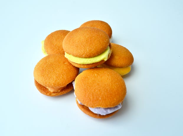 Daytime, Finger food, Food, Orange, Ingredient, Cuisine, Fast food, Junk food, Baked goods, Snack, 