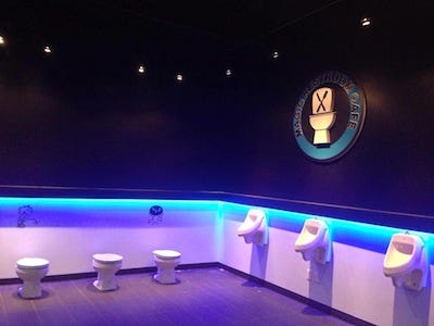 Magic Restroom Cafe