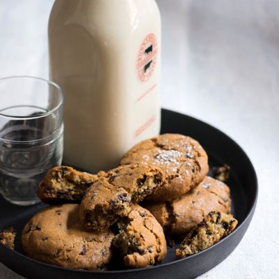 <p><strong>Recipe:</strong> <a href="http://www.delish.com/recipefinder/marc-forgione-ten-minute-cookies-milk-recipe-del0414"><strong>Ten-Minute Cookies with Milk</strong></a></p>