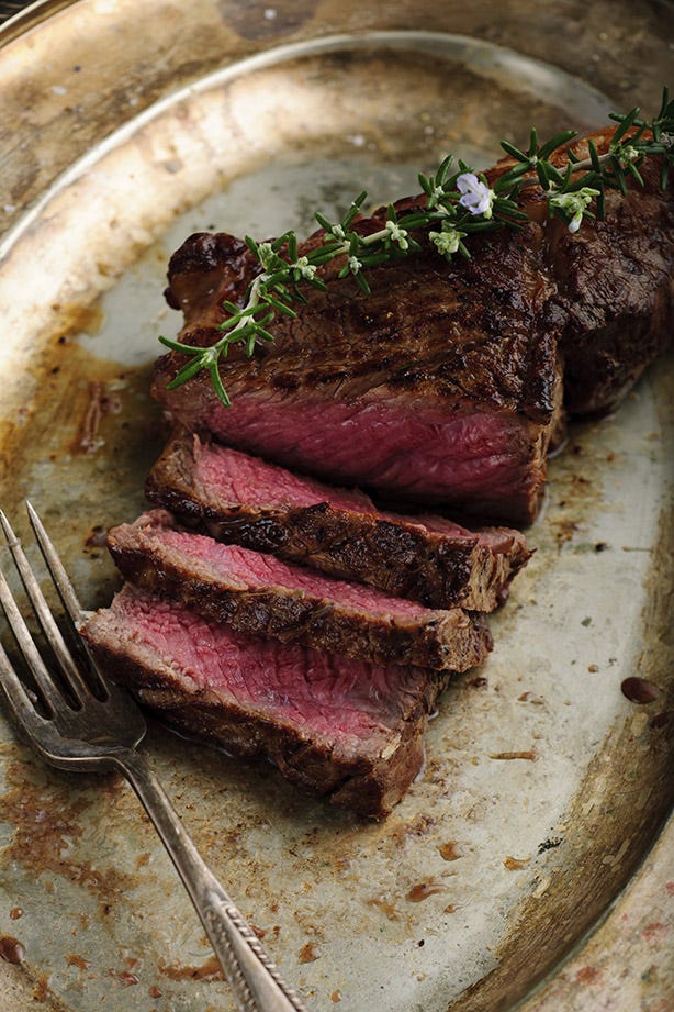 Beef, Food, Pork, Dishware, Beef tenderloin, Ingredient, Meat, Cutlery, Pastrami, Steak, 