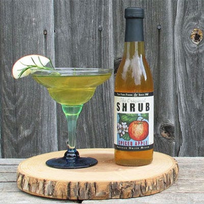 Liquid, Wood, Bottle, Drink, Drinkware, Glass, Alcoholic beverage, Cocktail, Tableware, Glass bottle, 