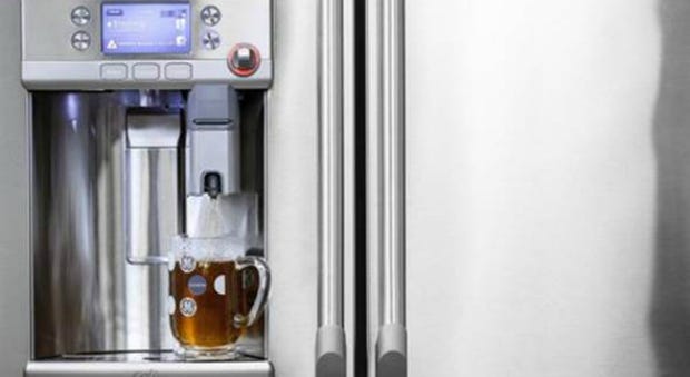 Product, Small appliance, Liquid, Machine, Serveware, Home appliance, Kitchen appliance, French press, Display device, Electronics, 