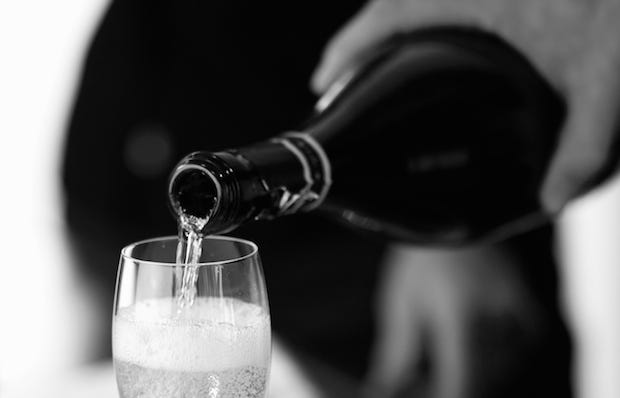 Fluid, Drinkware, Liquid, Drink, Barware, Glass, Bottle, Glass bottle, Tableware, Alcoholic beverage, 