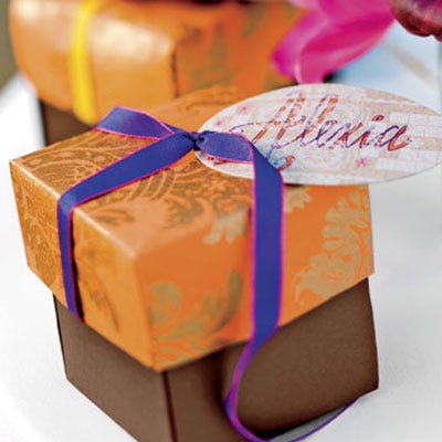 <p>Beautifully wrapped presents make pretty party favors.</p>
