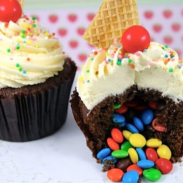 <p>Make a birthday extra special with this cupcake which is a gift in it self! An adorable chocolate cupcake on the outside with a hidden surprise on the inside, kids are bound to marvel and eat in delight!</p>
<p><strong>Recipe:</strong> <a href="http://cakejournal.com/tutorials/surprise-pinata-cupcakes"><strong>Surprise Pinata Cupcakes</strong></a></p>