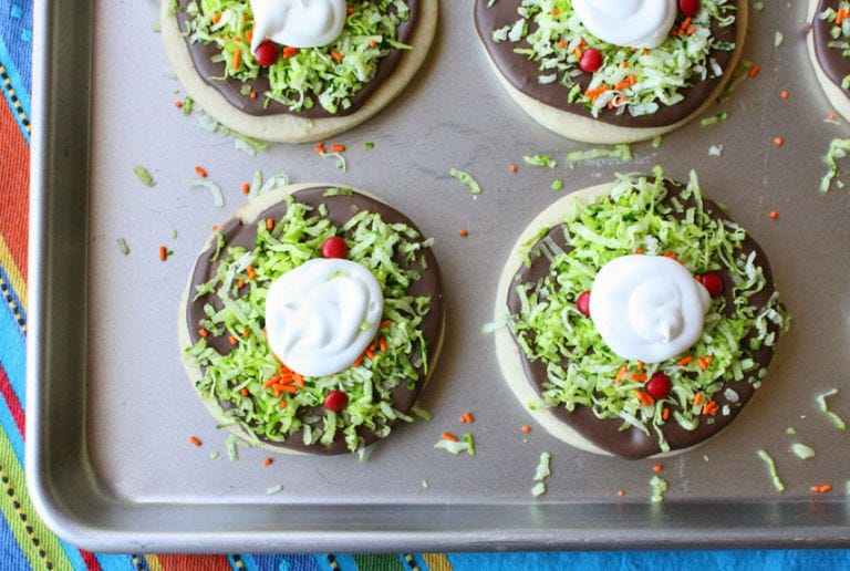 Food, Dishware, Cuisine, Recipe, Dish, Salad, Plate, Serveware, Garnish, Vegetable, 