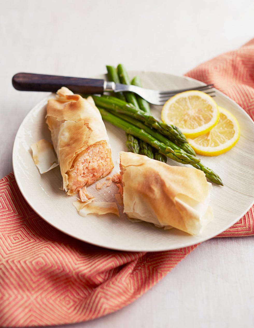 <p>Make an easy gourmet meal any night of the week using this simple phyllo-wrapped salmon technique.</p>
<p><b>Recipe: <a href="http://gogonow.org/recipefinder/phyllo-wrapped-salmon-recipe-ghk0114%22%3EPhyllo-Wrapped Salmon</a></b></p>