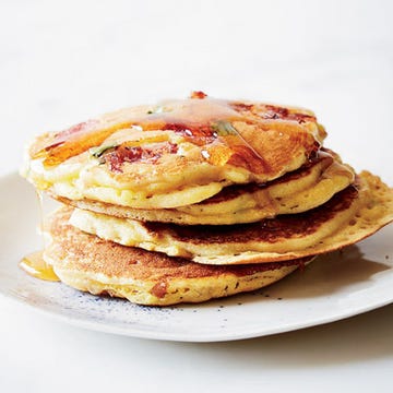 <p>Using store-bought corn muffin mix and leftover chopped ham to make these savory flapjacks is a quick and clever trick.</p><p><strong>Recipe:</strong> <a href="http://gogonow.org/recipefinder/country-ham-flapjacks-maple-syrup-recipe-fw0414%22%3E%3Cstrong%3ECountry Ham Flapjacks with Maple Syrup</strong></a></p>