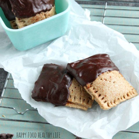 a
<br /><br />
Get the recipe from <a href="http://happyfoodhealthylife.com/2013/10/11/chocolate-dipped-homemade-pumpkin-poptarts/" target="_blank">Happy Food Healthy Life</a>