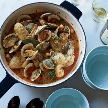 <p>The dish from Jamie Bissonnette is like a delicious mash-up of beer-steamed clams and roast chicken wings.</p><p><strong>Recipe:</strong> <a href="http://gogonow.org/recipefinder/beer-braised-chicken-wings-clams-chickpeas-recipe-fw0714%22%3E%3Cstrong%3EBeer-Braised Chicken Wings with Clams and Chickpeas Recipe</strong></a></p>