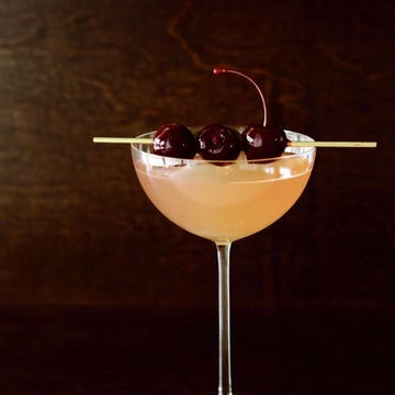 Glass, Stemware, Liquid, Food, Ingredient, Tableware, Drinkware, Martini glass, Drink, Fruit, 