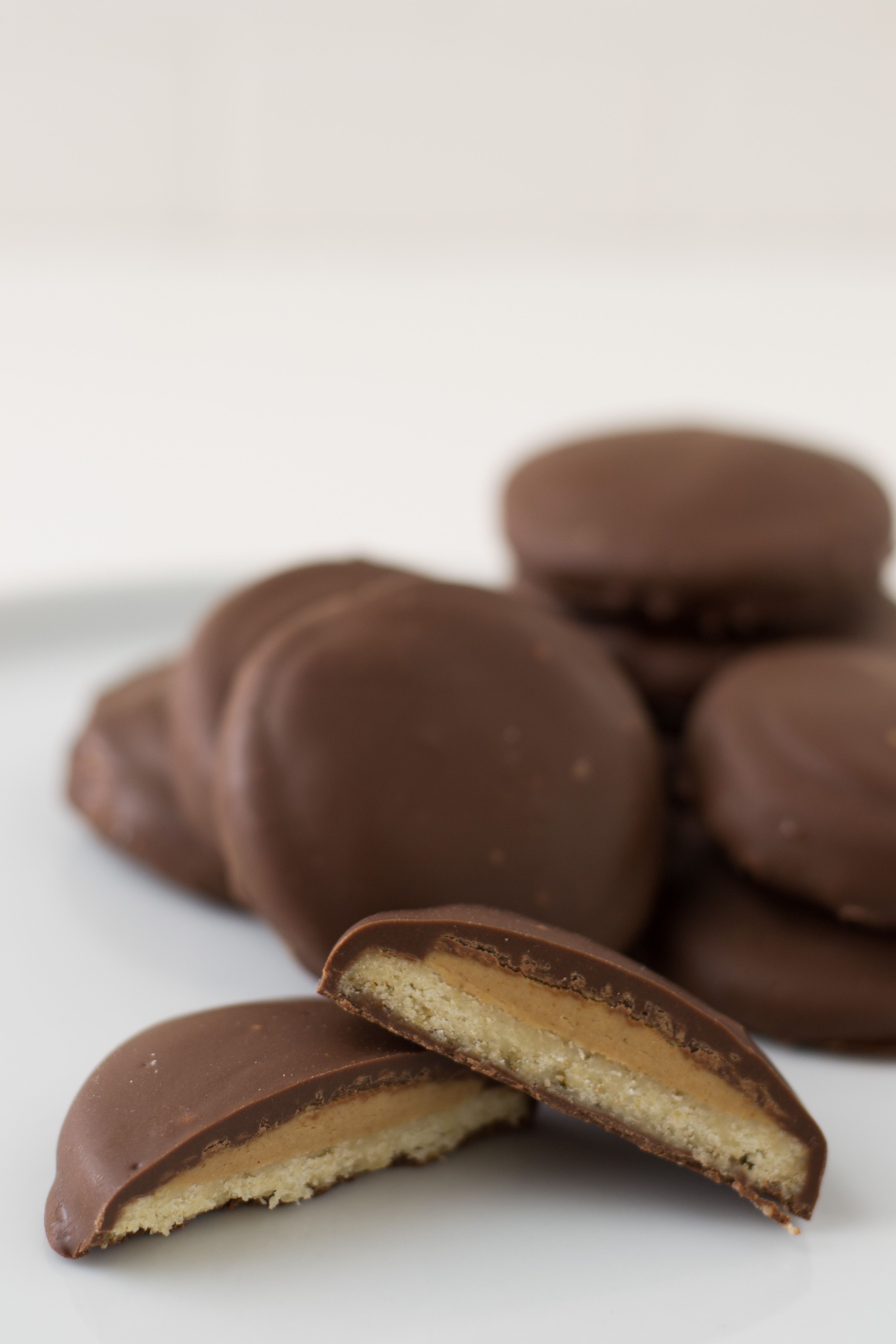 Chocolate Coated Peanut Butter Cookies (Tagalong) Recipe