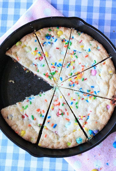 Food, Pattern, Recipe, Baked goods, Snack, Baking, Home accessories, Finger food, Comfort food, Circle, 