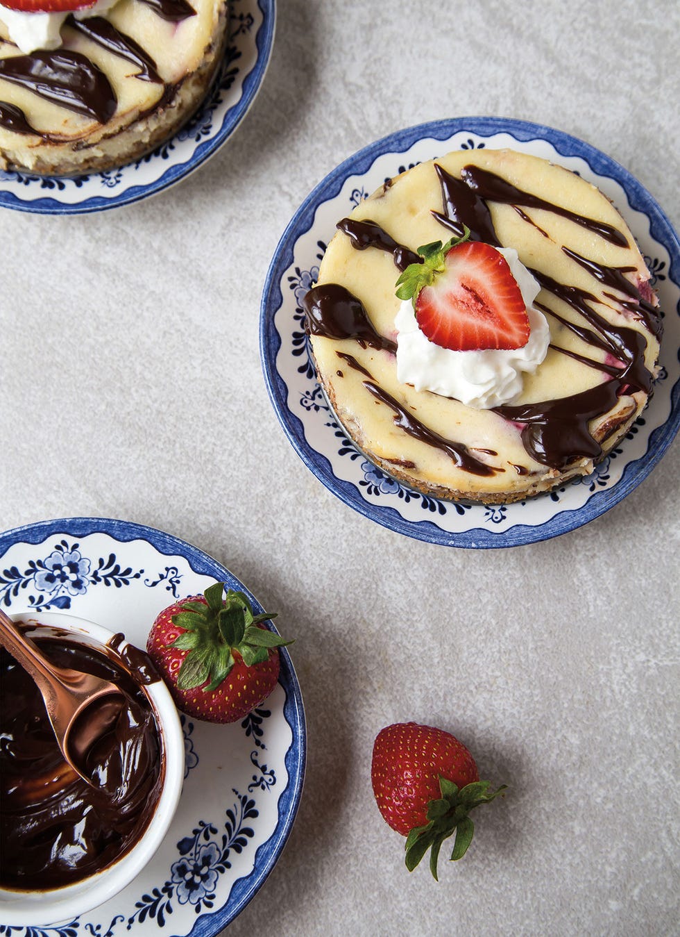 banana split cheesecakes
