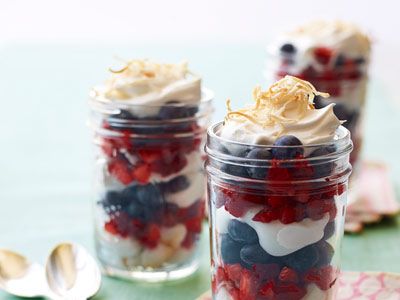 https://hips.hearstapps.com/del.h-cdn.co/assets/cm/15/11/54fdfb863d93a-patriotic-parfaits-recipe-ghk0712-efbml8-sbklwd-cqrpye-de.jpg?crop=1xw:0.75xh;center,top&resize=1200:*