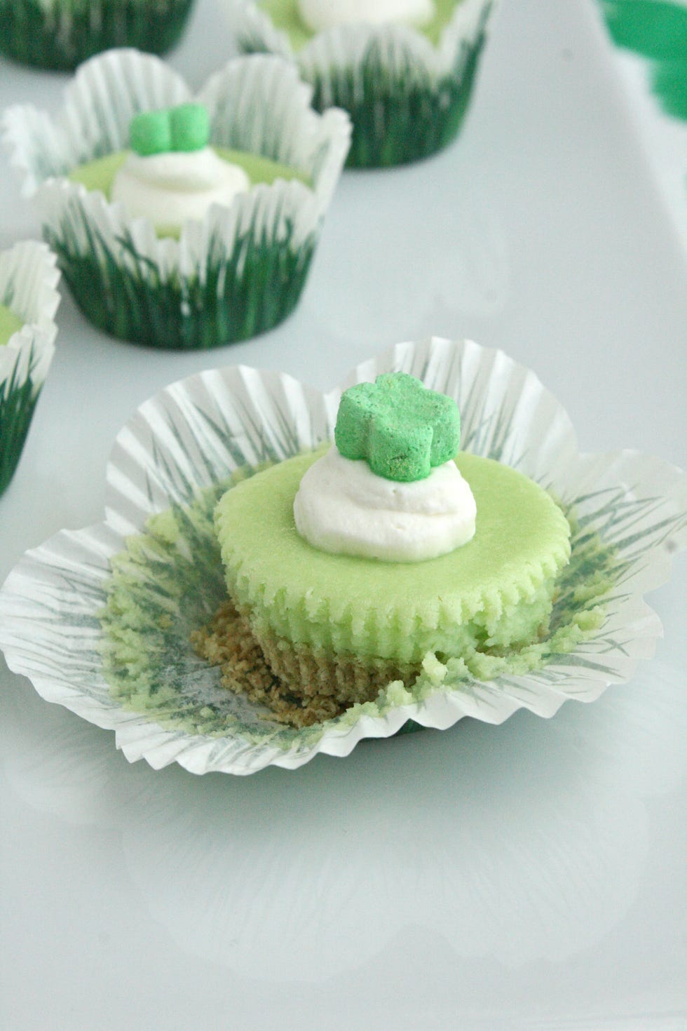 miniature lucky charm cheesecakes