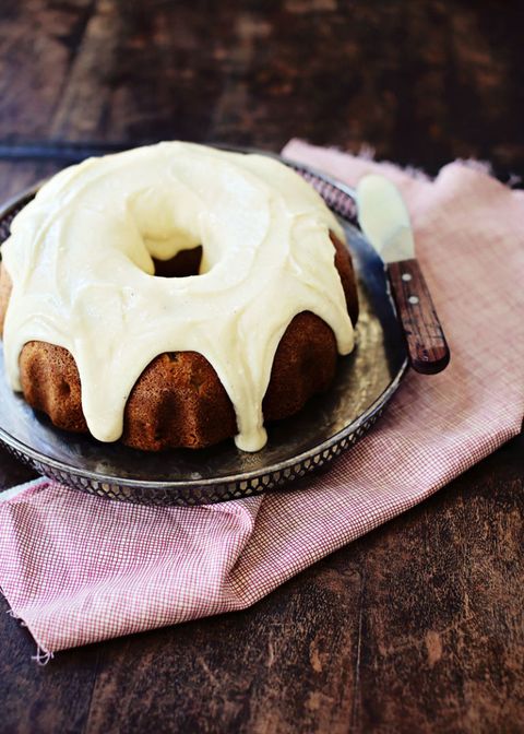 chai spiced apple cake with mascarpone frosting