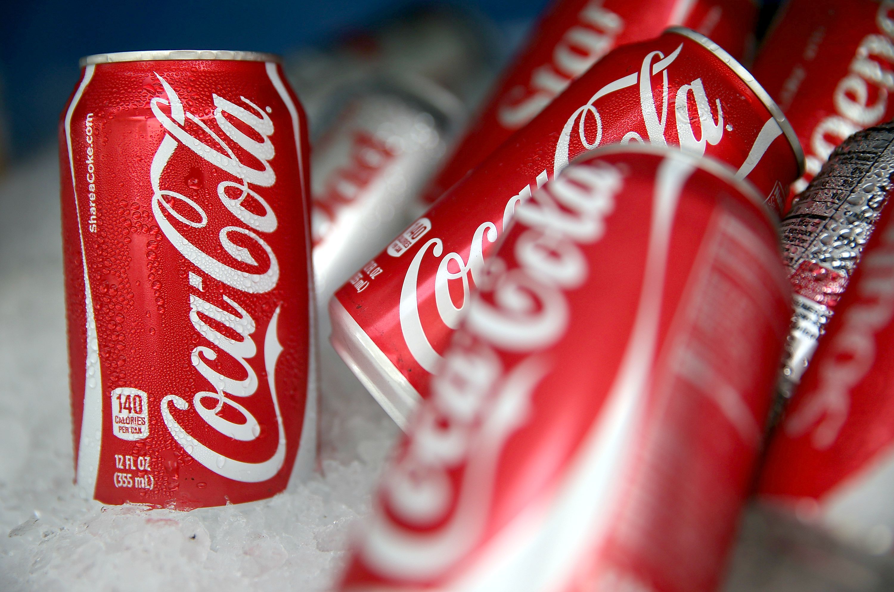 This Infographic Shows the Crazy Health Effects of Drinking Coca Cola — A  New Graphic Shows What Happens To Your Body When You Drink a Coke
