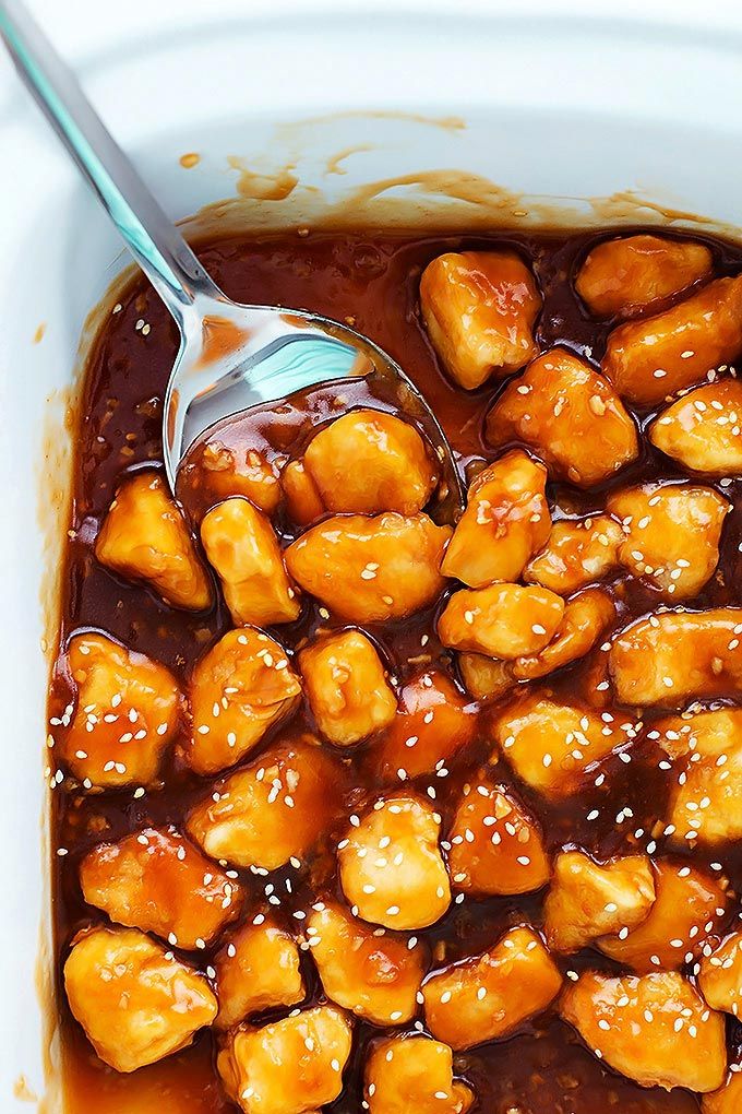 https://hips.hearstapps.com/delish/assets/16/26/slow-cooker-honey-sesame-chicken-6w.jpg